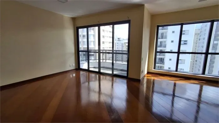 Apartamento para alugar com 3 quartos, sendo 1 suíte, no condomínio Indiana Park, São Paul