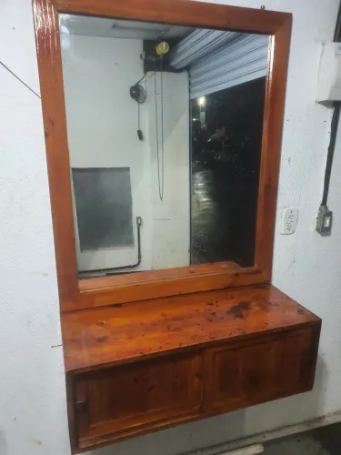 Balcão de Barbeiro Rústico com Espelho 