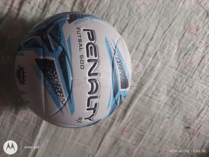 Vendo uma bola de futsal