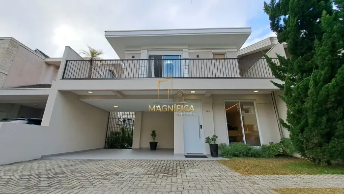 Casa Reformada em Condomínio Fechado Fazendinha, Curitiba