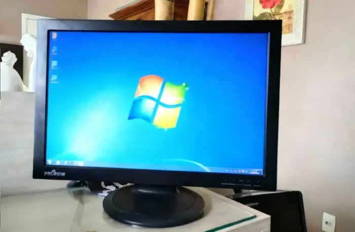 Monitor Proview 19 pol.