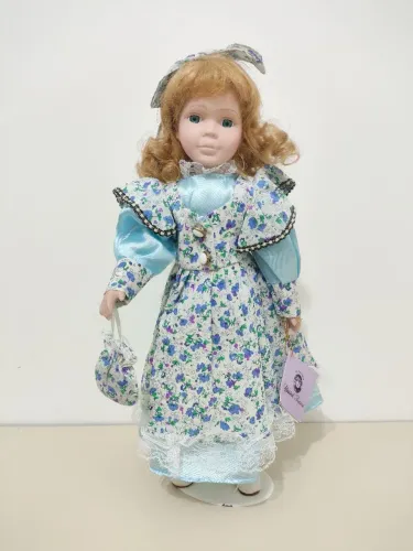 Boneca de porcelana