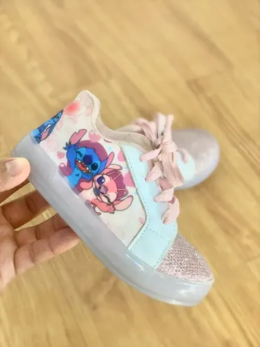 Tênis Infantil Feminino Lilo Stitch Com Led Colorido Pisou Piscou Leve e Confortável