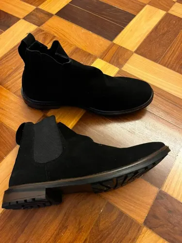 Bota Chelsea cano curto