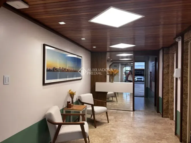 Excelente apartamento 2 quartos e semi mobiliado no Bairro Menino Deus - Porto Alegre - RS