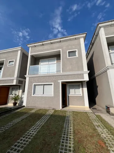 Sobrado em condomínio fechado com 04 dorms sendo 02 suíte, lazer completo (Estuda permuta)