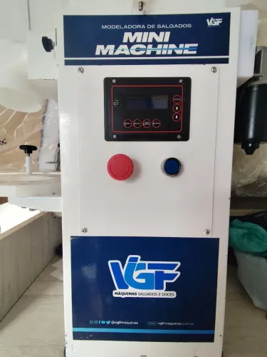 Máquina de fazer salgados e doces