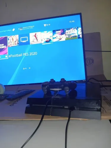 PS4 com controle e 7 Jogos