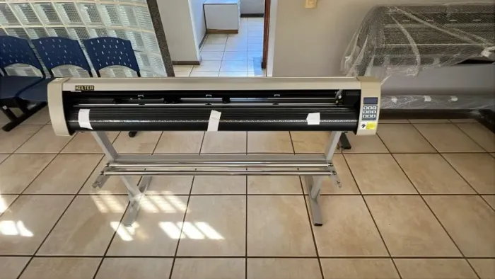 PLOTTER DE RECORTE JINKA 1351 - 1,35m