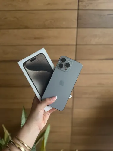 iPhone 15 pro max 256g