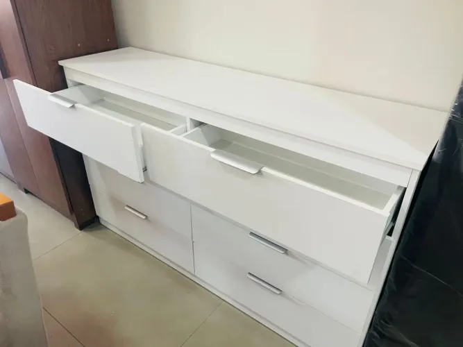 Cômoda nova 8 gavetas com Ótimo espaço?