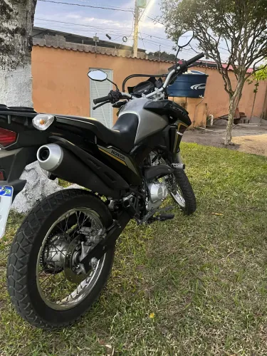Vende se bros 160 ano 2023 muito conservada