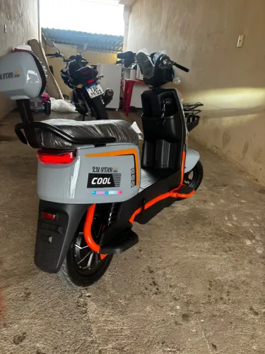 Moto elétrica zera
