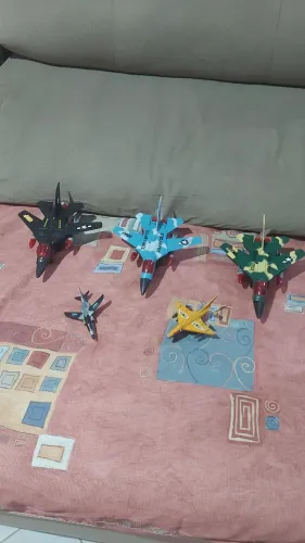 Lote 5 Aviões de Brinquedo Caça Militar - 2 com Som e Luz
