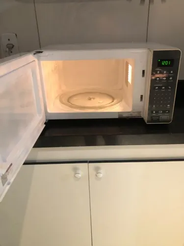 Microondas Eletrolux 25 litros semi novo
