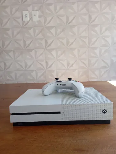 Xbox One S (1TB)