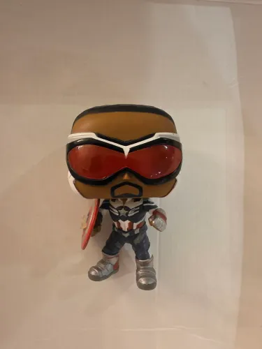 Funko Pop Marvel Falcão e Soldado Invernal CAPITÃO AMÉRICA Special Edition 818