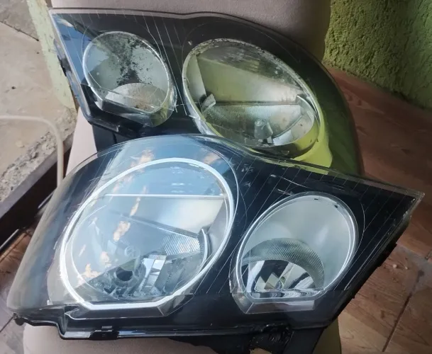 Vendo par de lentes originais com máscara negra do Golf 07/15 sem as lâmpadas