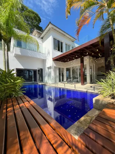 CASA DE ALTO PADRÃO EM UM DOS CONDOMÍNIOS MAIS EXCLUSIVOS DE MACAÉ!