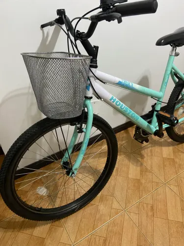 Bicicleta aro 24 adolescente R$ 320.00