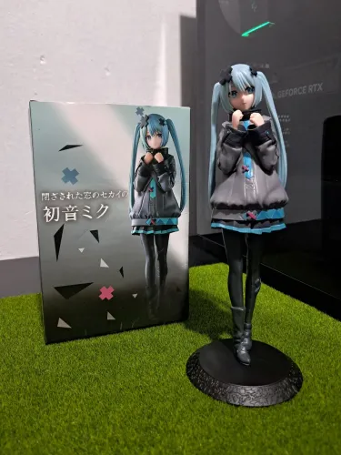 Action Figure Hatsune Miku The Closed World Window 20cm