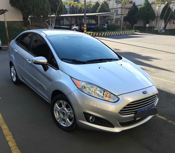 Ford Fiesta Sedan 1.6 16V Flex Mec. 2015