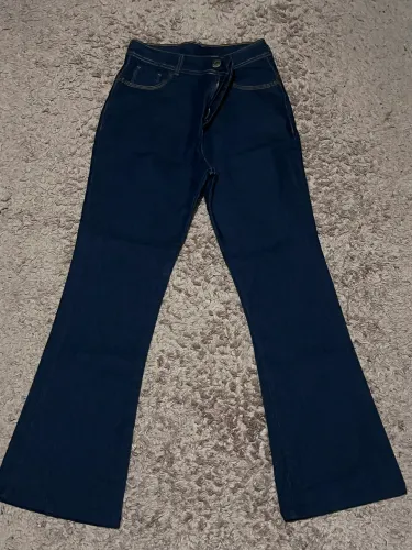 Calça levanta bumbum nova