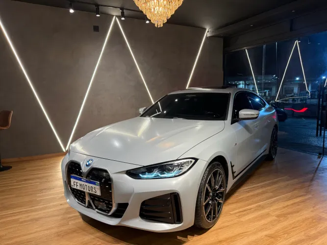 BMW i4 E-drive 35 M Sport (elétrico) 2023