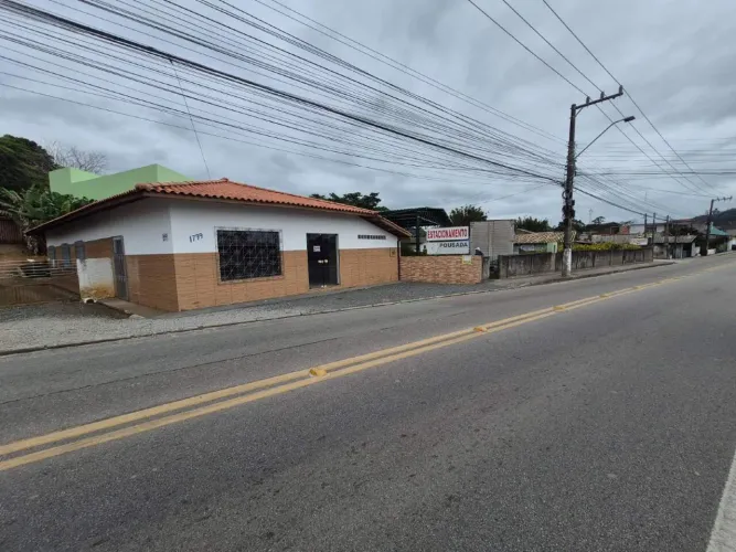 Loja Exclusiva para Aluguel em Ribeirão da Ilha, Florianópolis (58m²)