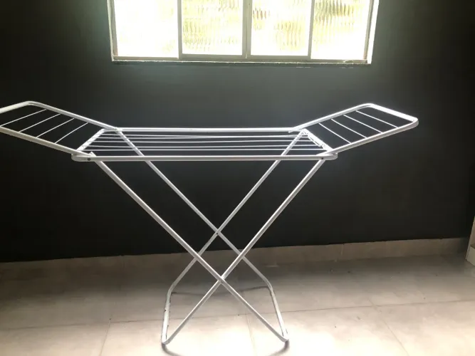 Varal de roupa de pé 