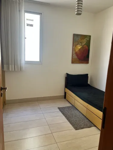 Cama de solteiro com gaveta