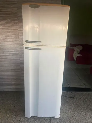 Geladeira Eletrolux duplex 355 litros
