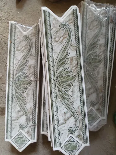 Vendo 21 peças de faixa decorativas de ceramicas