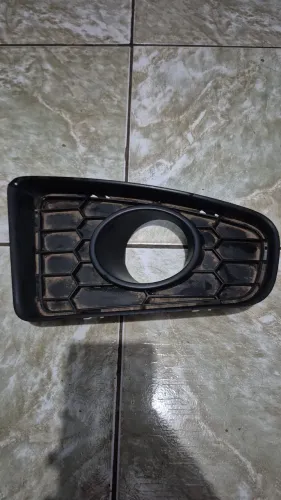 Moldura farol neblina Sandero 2012 a 2014
