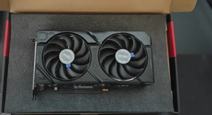 Placa de Video Asus Dual Randeon RX 7600 8gb GDDR6 OC EVO