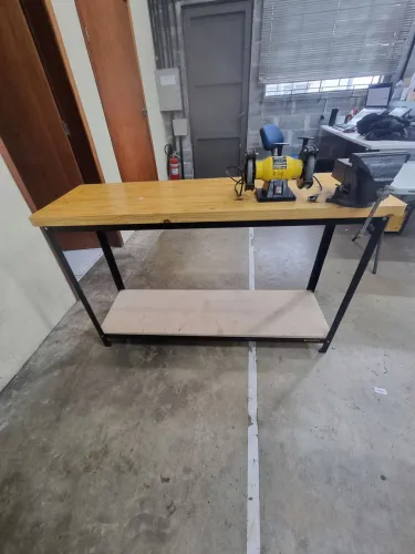 Mesa bancada oficina vonder com torno e motoesmeril
