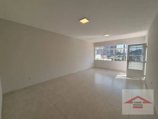 Casa com 3 quartos para alugar, 219 m² por R$ 4.900/mês - Vila Maria Luiza - Jundiaí/SP