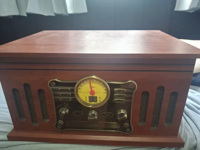 Radio vitrola - Raveo vom 9 funções.
