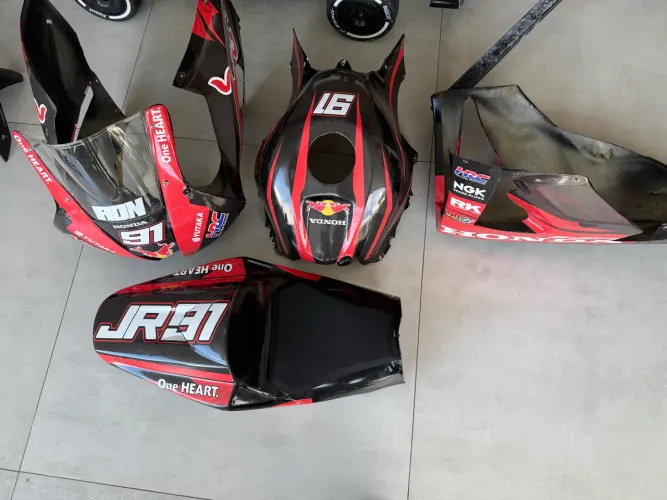 Carenagem de pista CBR 600RR