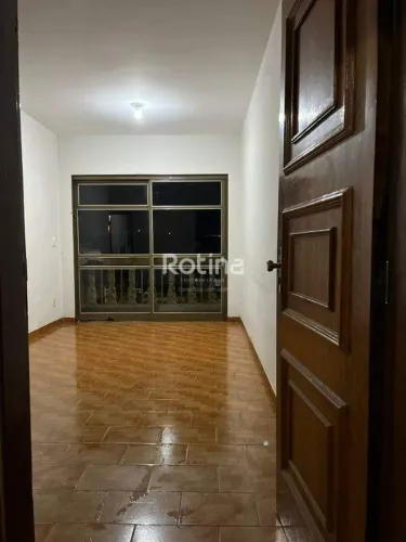 Prédio Inteiro à venda, 3 quartos, Brasil - Uberlândia/MG - Rotina Imobiliária