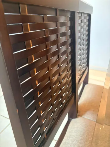 Mesa de jantar 8 cadeiras de madeira marrom de vidro de 1,60 por 1,60