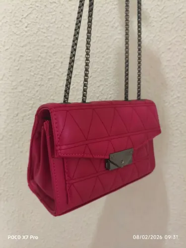 Bolsas novas femininas.