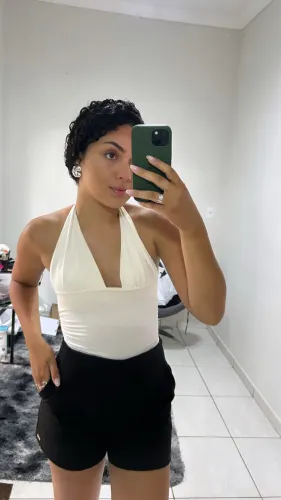 Body. Roupas semi novas usadas somente 1 vez 