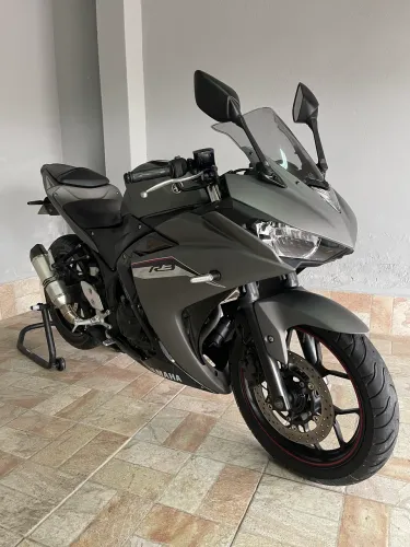 Yamaha - YZR R-3 - 2017 Cinza fosco.