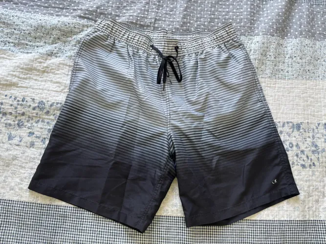 BERMUDA MASCULINA CALVIN KLEIN M LISTRADA