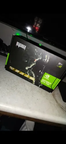 GTX 750 4gb gddr5 - 2 semanas de uso