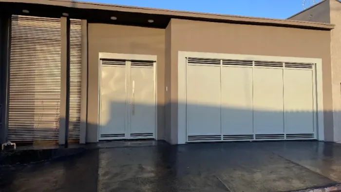 3 Suítes; Piscina; Ótimo para lazer; Aceito carro