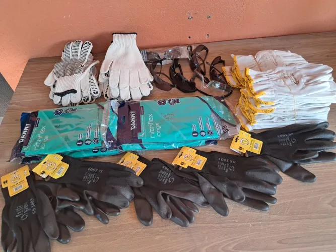 Material de Epis. (luvas plaqueta,ss,preta,longa borracha,pano anti_aderende,óculos. 