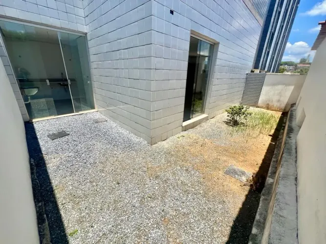 Casa de Condomínio com 3 Quartos e 3 banheiros à Venda, 152 m² por R$ 597.000