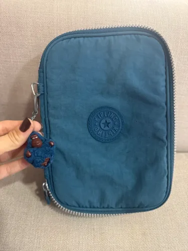estojo da Kipling azul